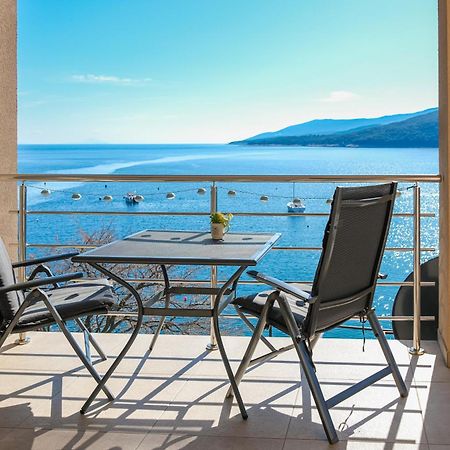 Studio Apartment Above Promenade W Terrace & Parking Рабац Екстериор снимка