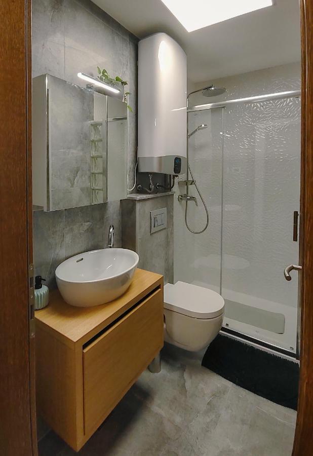 Studio Apartment Above Promenade W Terrace & Parking Рабац Екстериор снимка