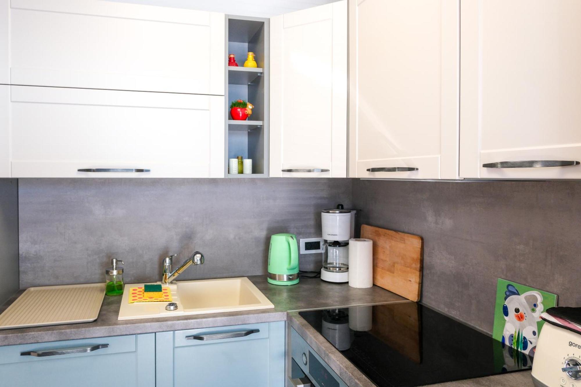 Studio Apartment Above Promenade W Terrace & Parking Рабац Екстериор снимка