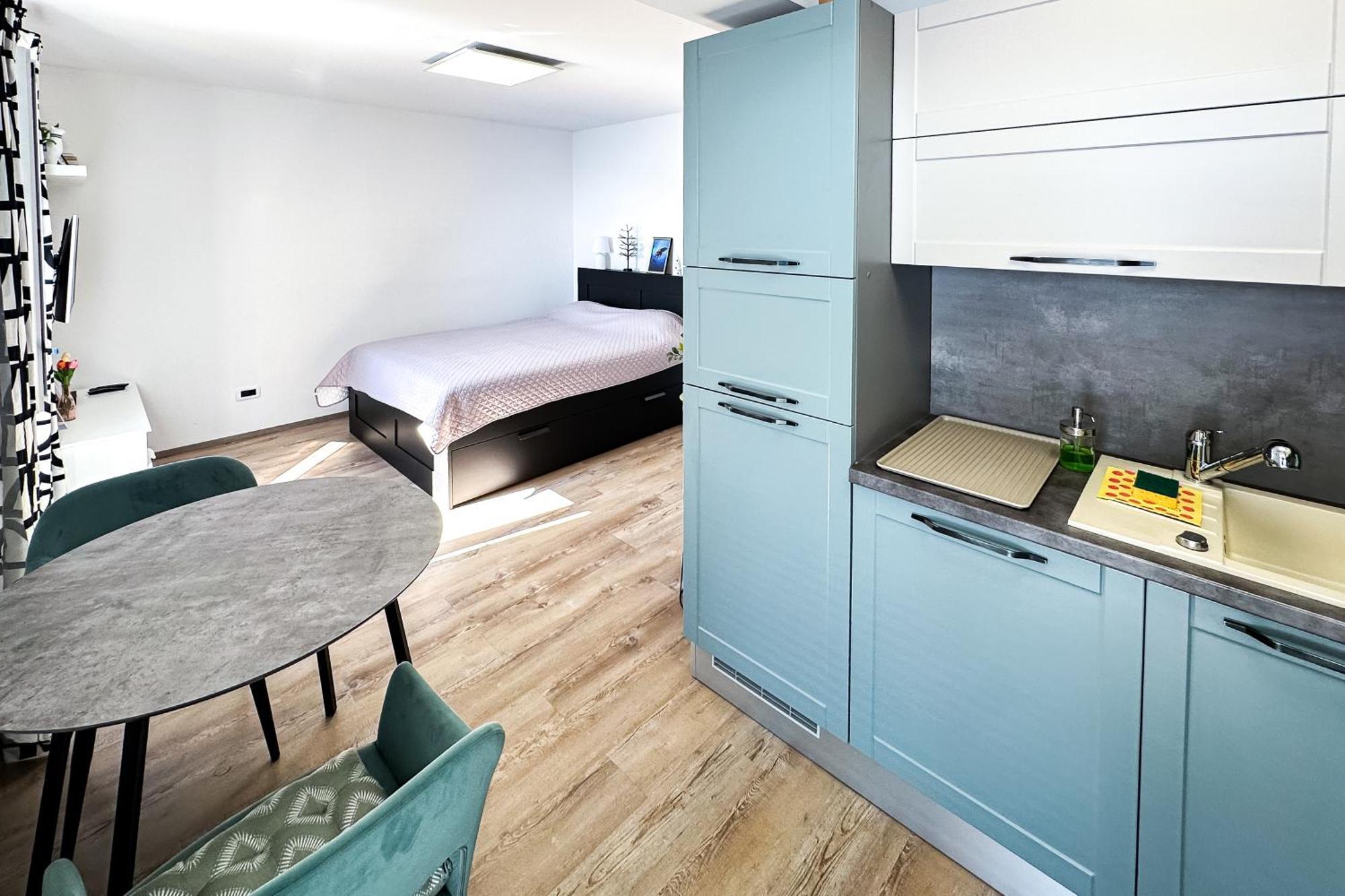 Studio Apartment Above Promenade W Terrace & Parking Рабац Екстериор снимка