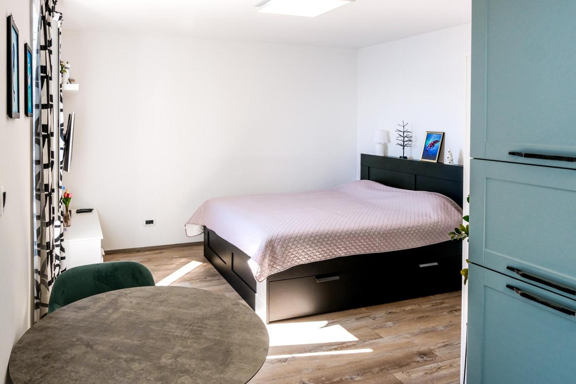 Studio Apartment Above Promenade W Terrace & Parking Рабац Екстериор снимка